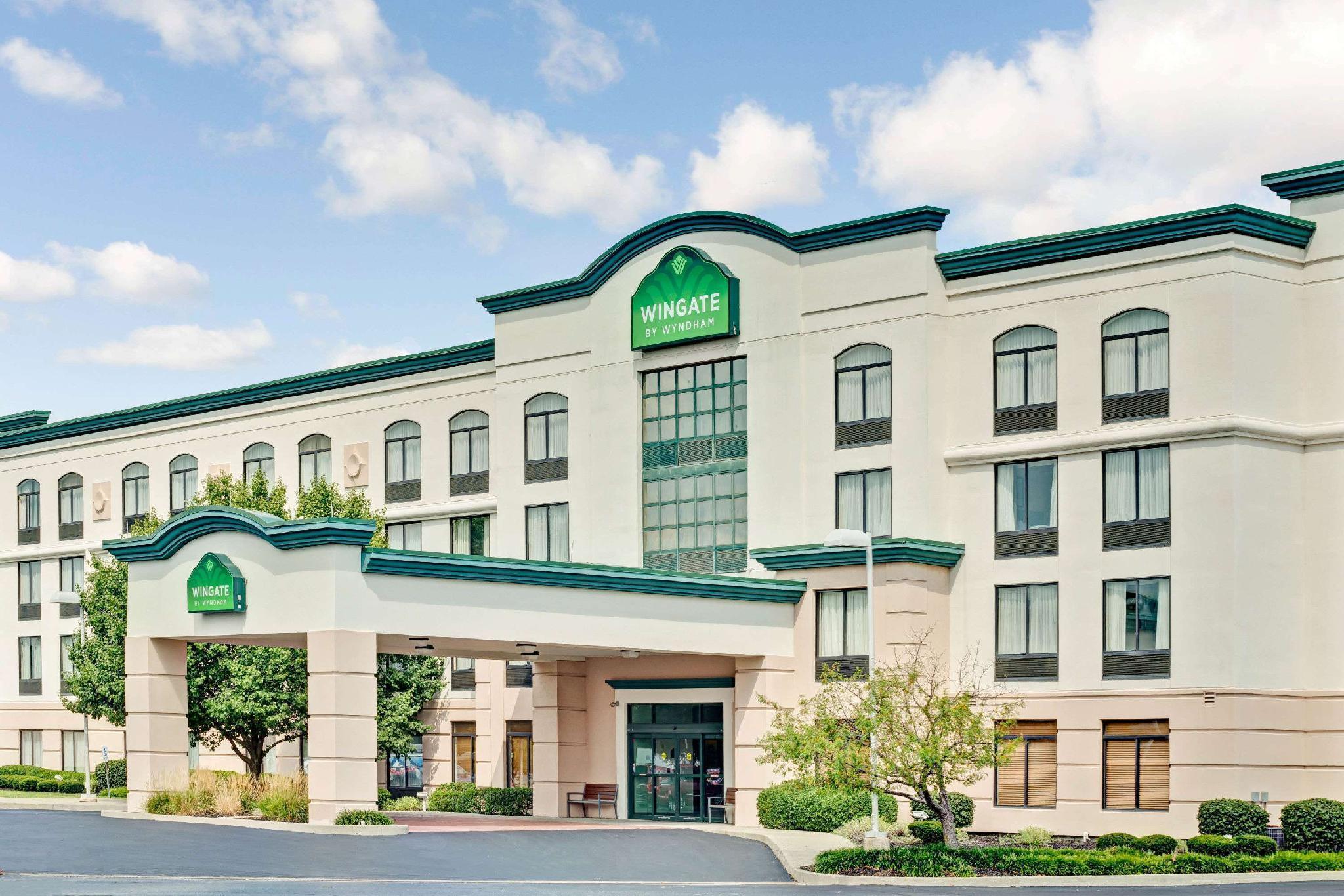 Wingate By Wyndham Cincinnati Blue Ash Exterior photo
