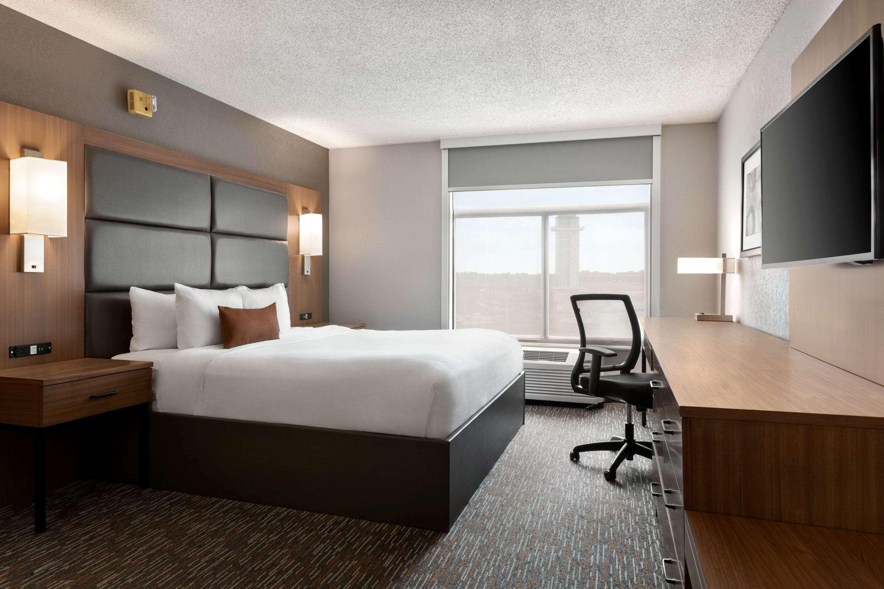 Wingate By Wyndham Cincinnati Blue Ash Exterior photo