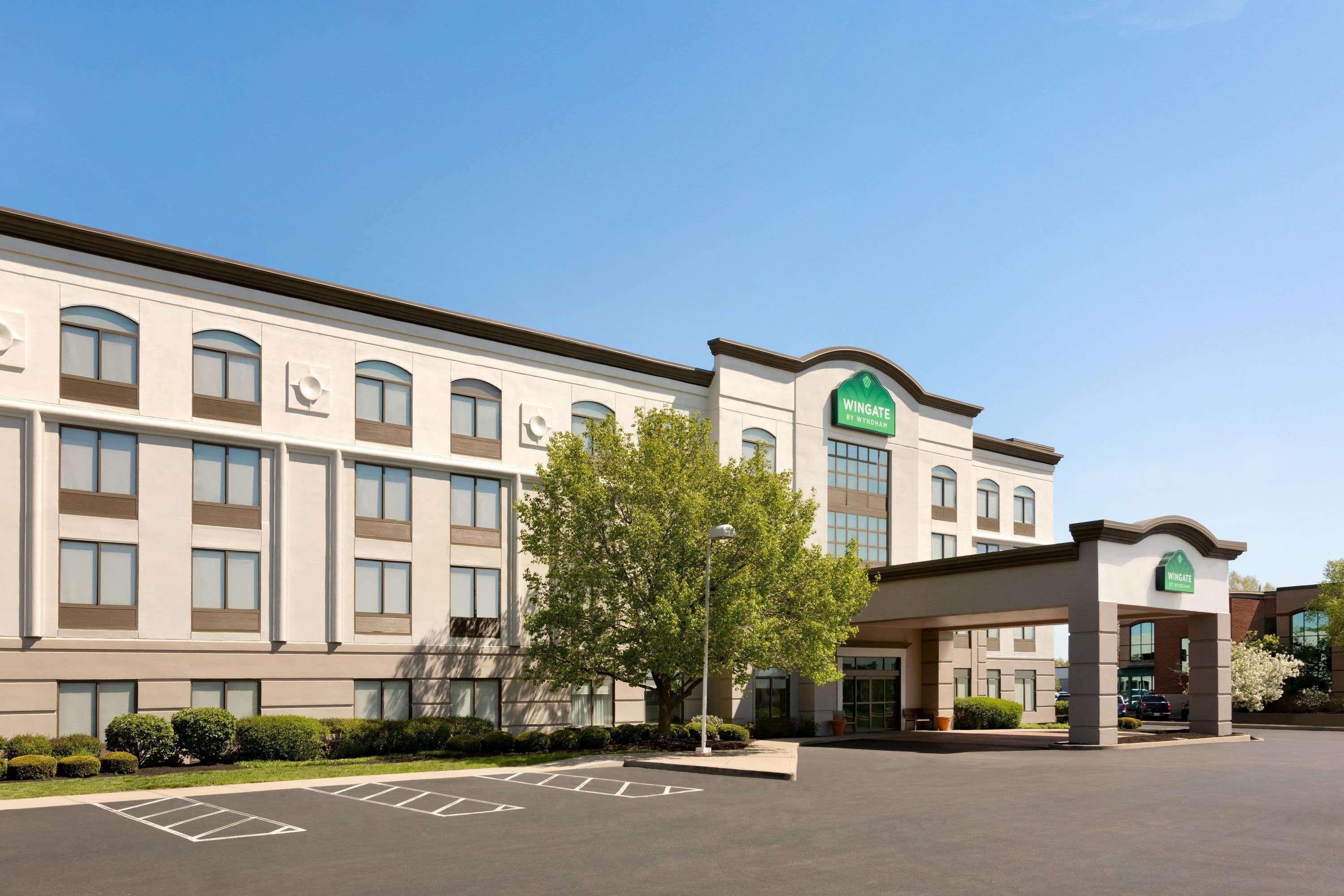 Wingate By Wyndham Cincinnati Blue Ash Exterior photo