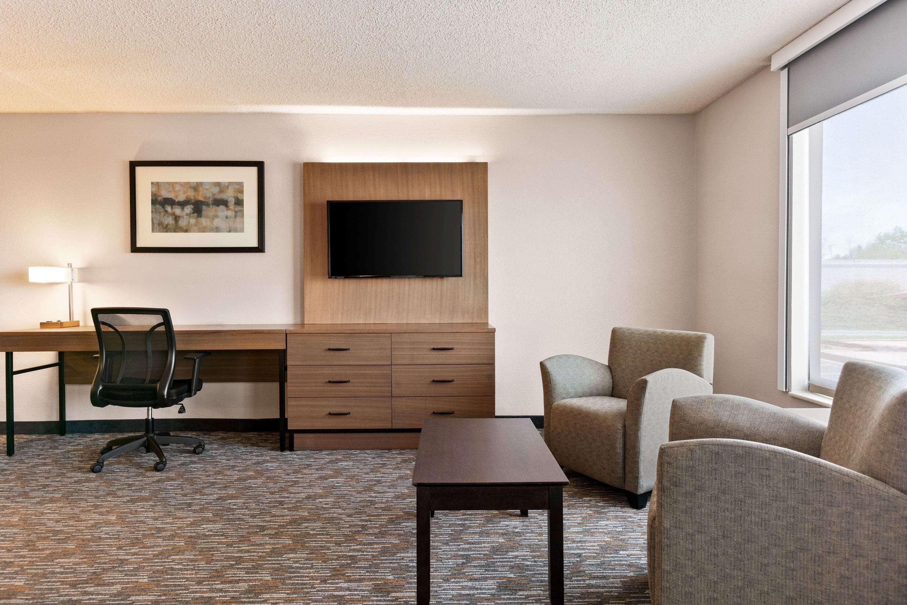 Wingate By Wyndham Cincinnati Blue Ash Exterior photo